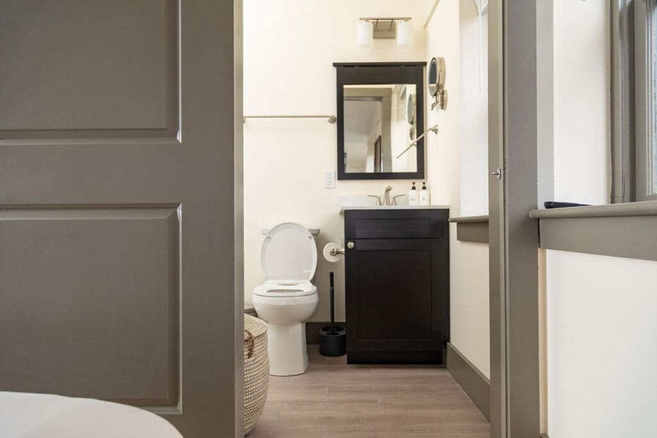 Appartement Luxury Multi-Unit Historic Building Near Downtown à Roanoke Extérieur photo